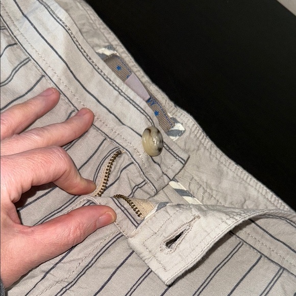 Old Navy Grey and Navy Striped Women Shorts -Sz 16 - Picture 5 of 6